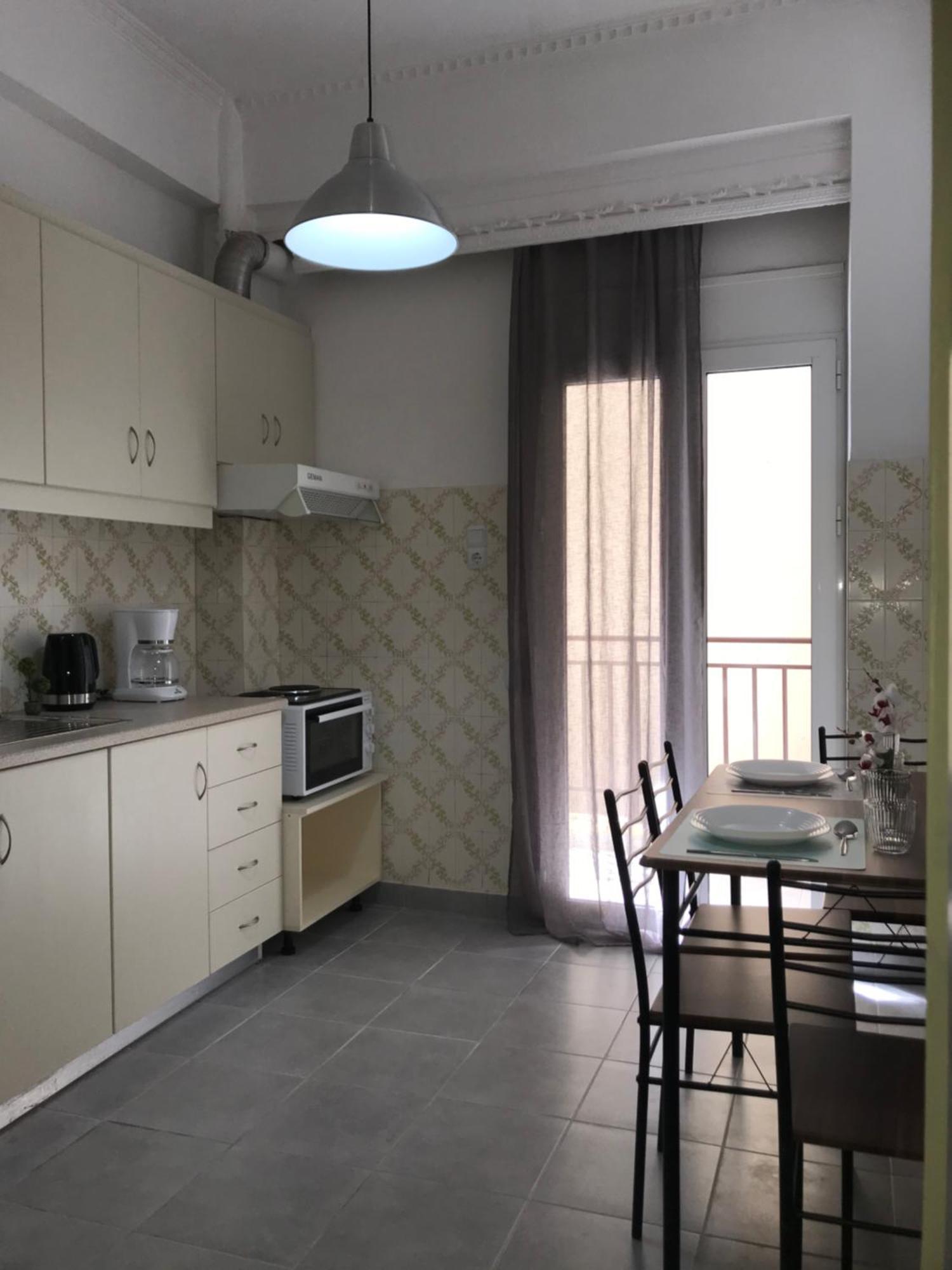 Midway Point Apts 이라클리온 외부 사진